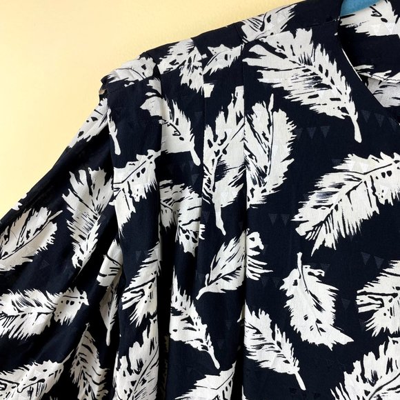 VTG Liz Claiborne 100% Silk Feather Print Blouse 8 - Picture 3 of 10